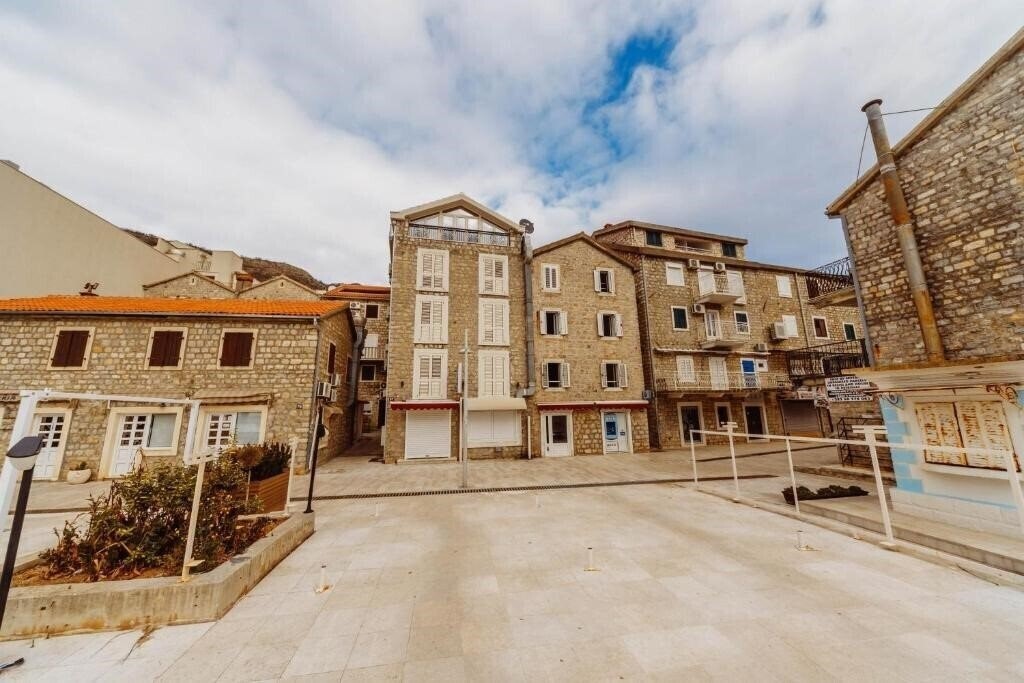 Отель Apartments Lido 3*