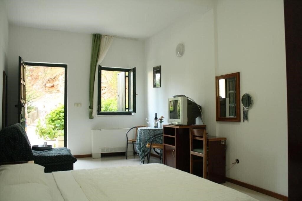 Фото Hotel Danica 3*