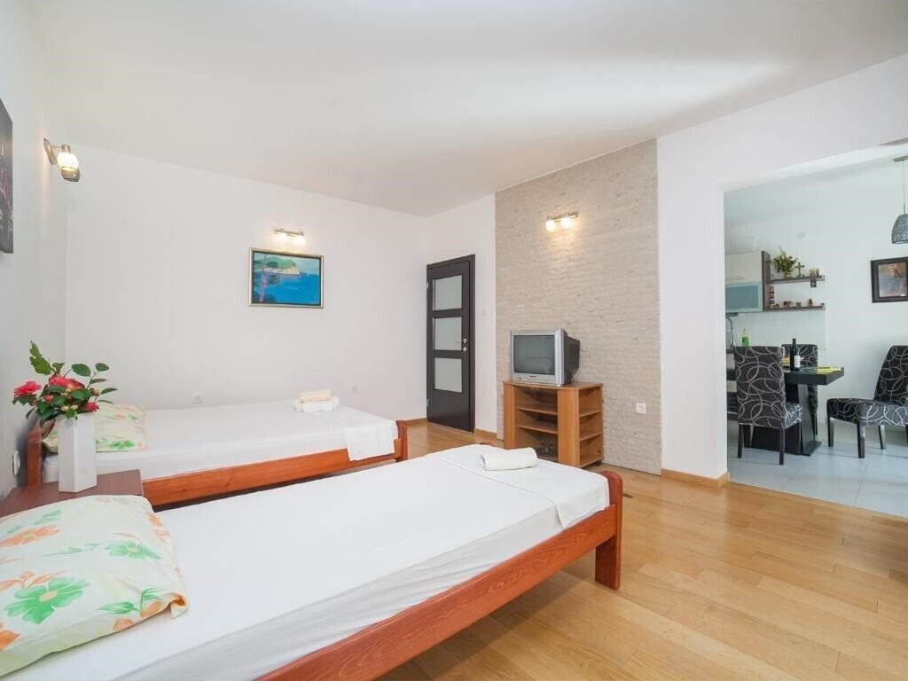 Фото Apartament Franovich 3*