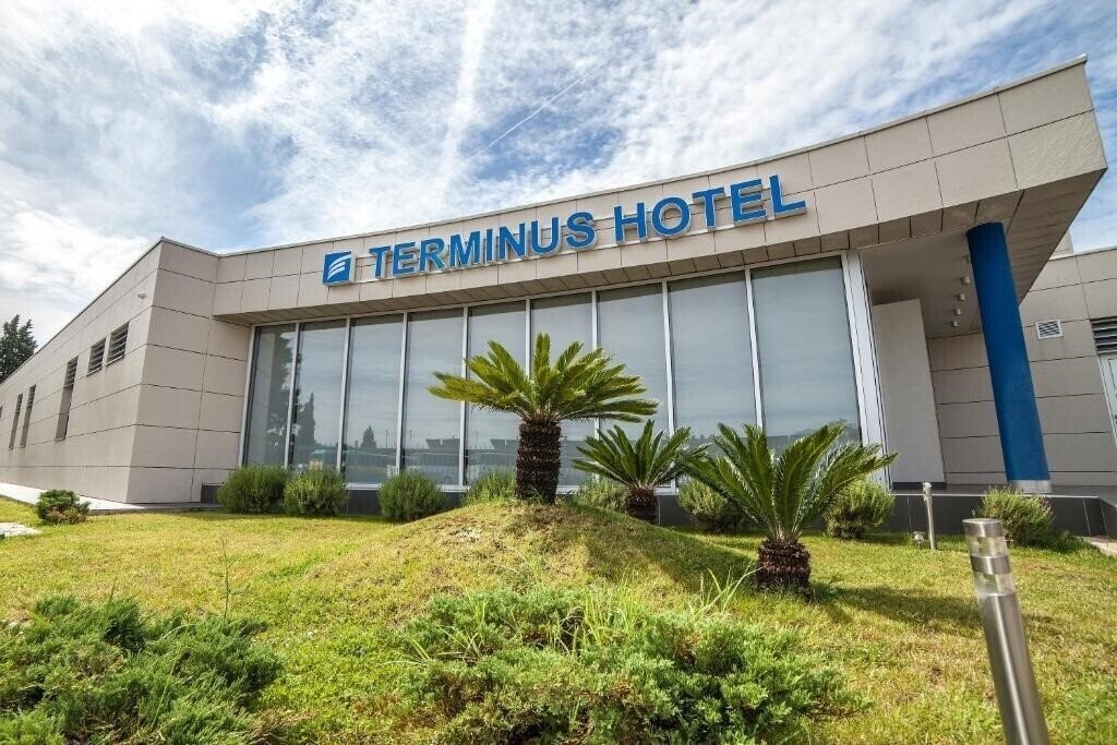 Готель Hotel Terminus 3*