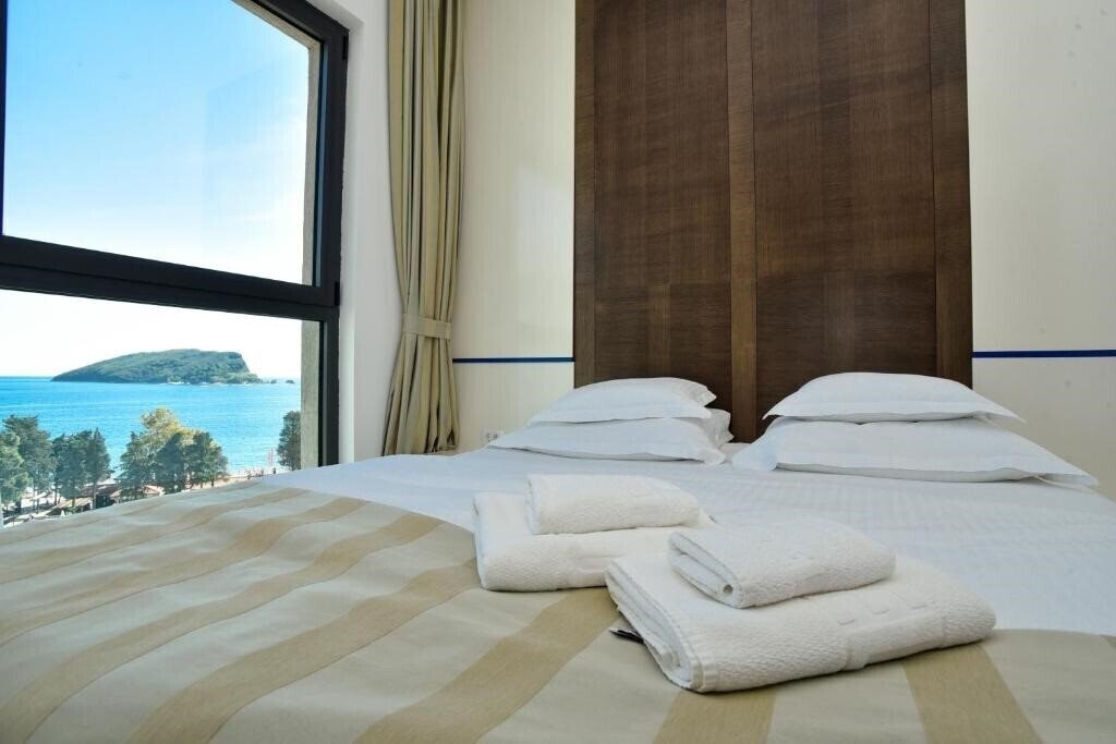 Готель Barbeta Accommodation 4*