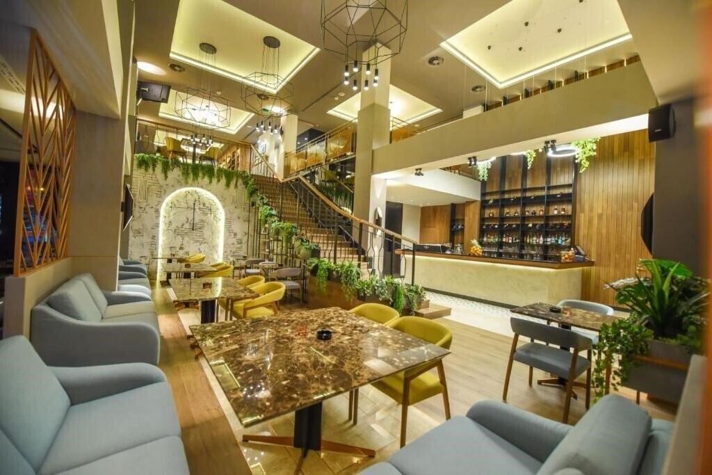 Готель Union Hotel Podgorica 4*