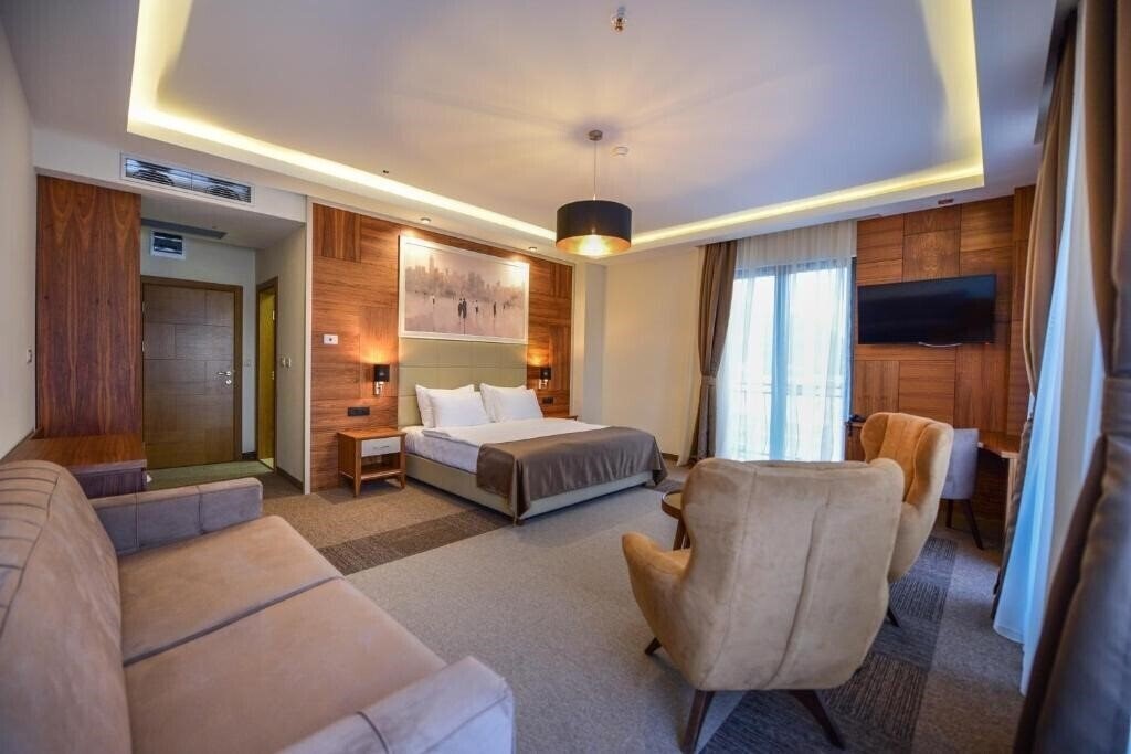 Фотографія Lazaro 4*