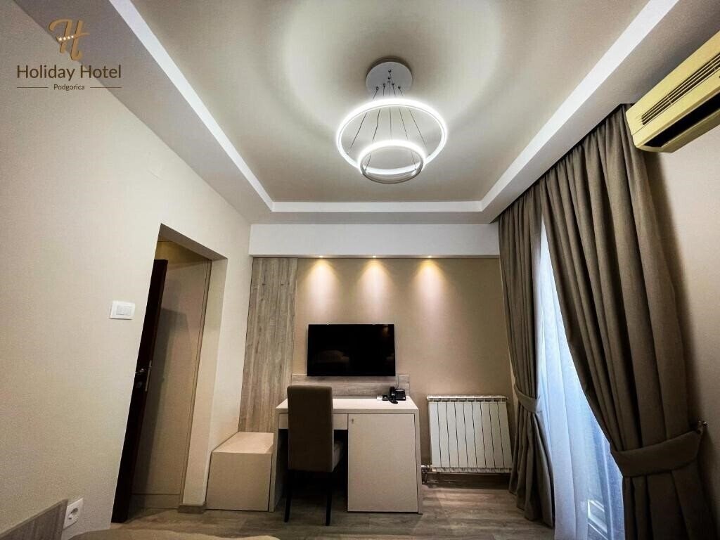 Фото Holiday Hotel Podgorica 3*