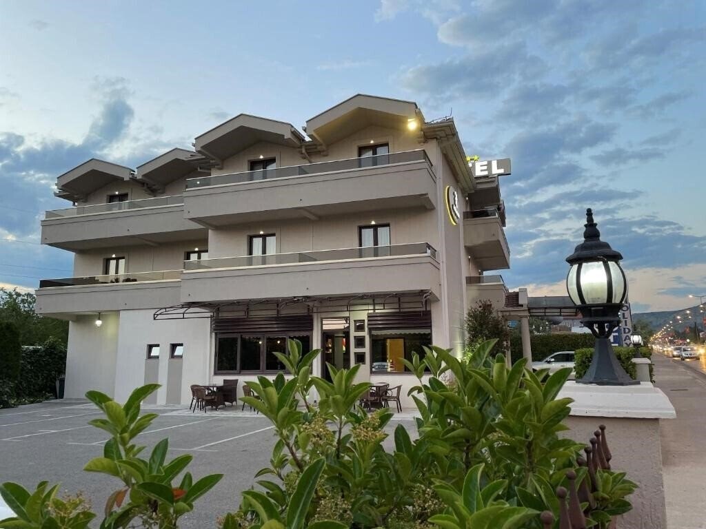 Фотографія Holiday Hotel Podgorica 3*