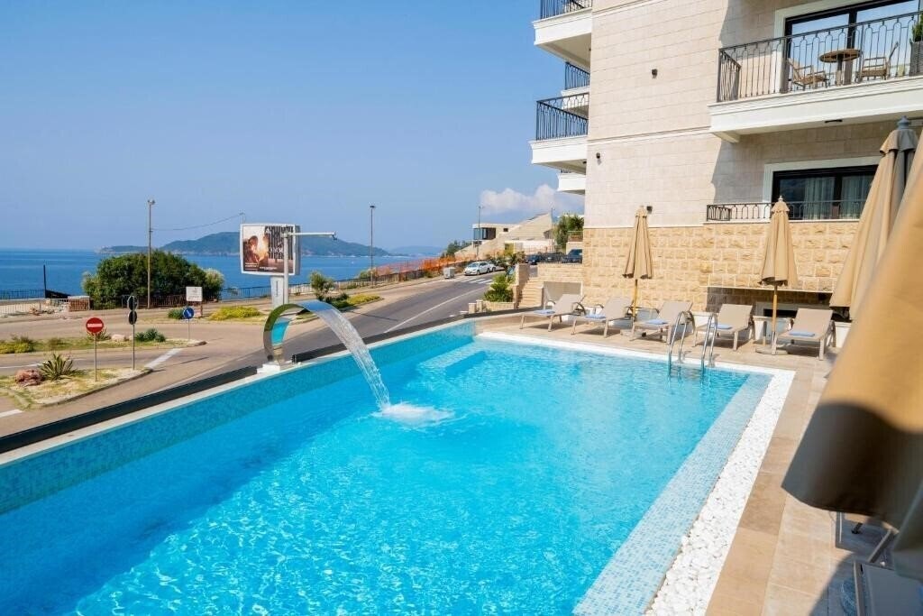 Фотография Exclusive Hotel 4*