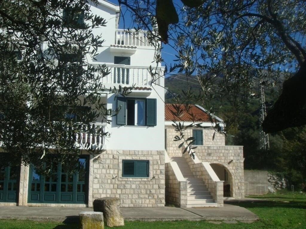 Готель Apartmani Dragovic 3*