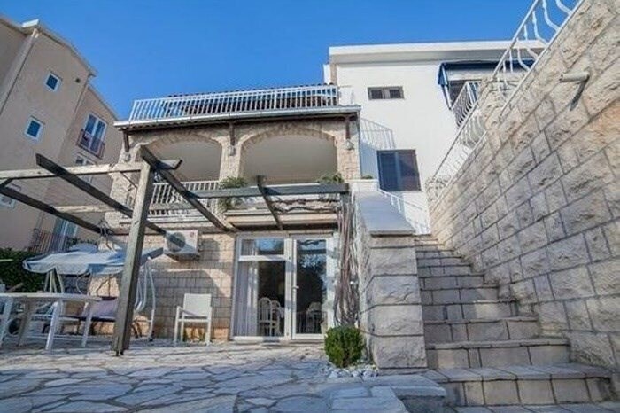 Отель Villa Mona 3*