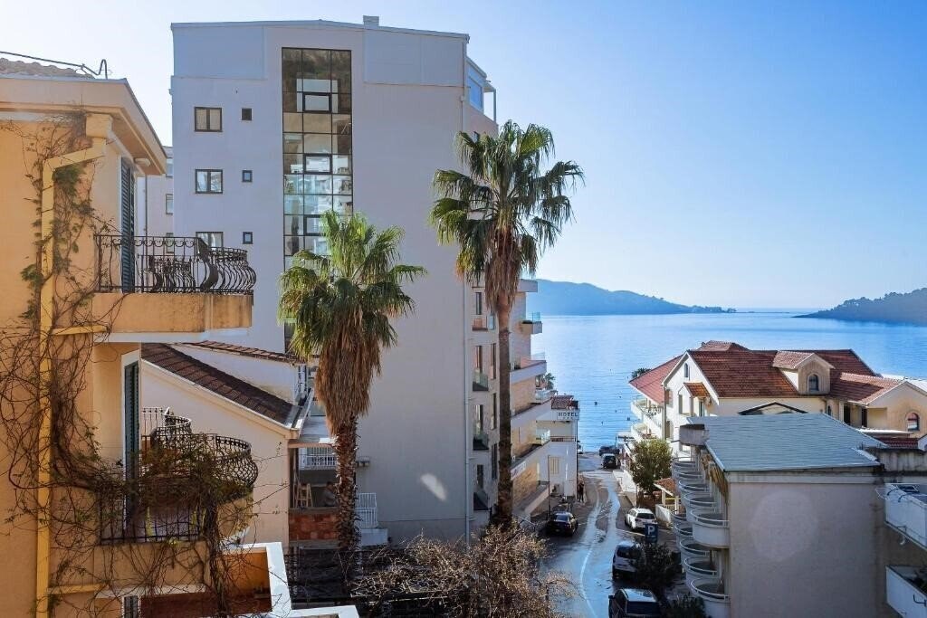 Картинка La Mer II 3*