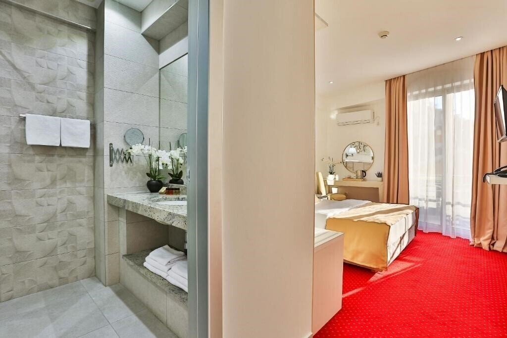 Фото La Mer 3*