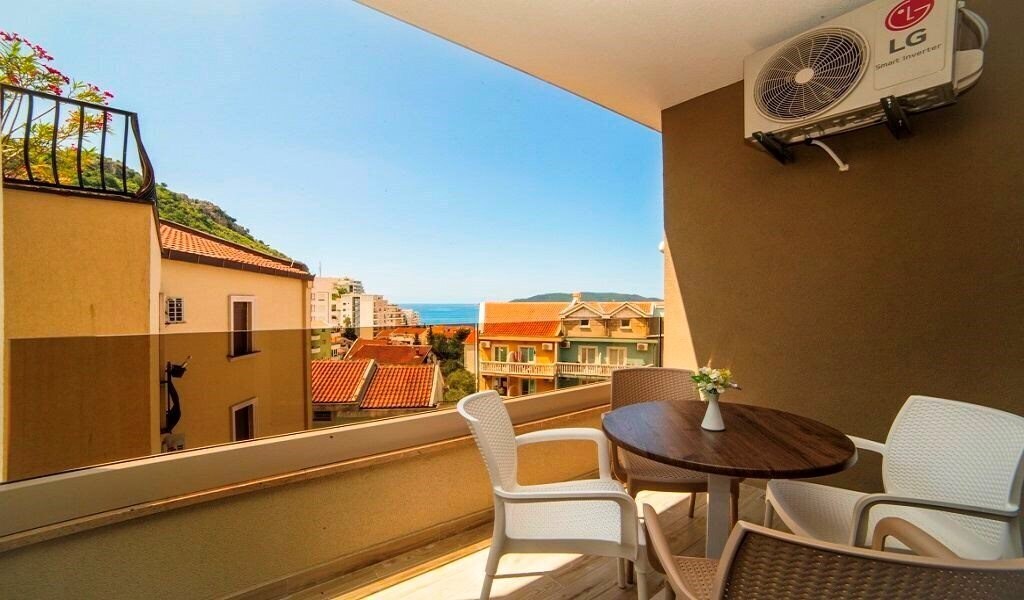 Фото Apartments Aura 4*