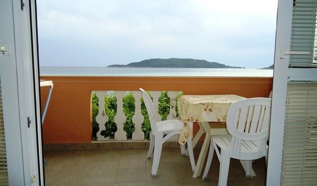 Картинка Bozo Tri Ribara Class "B" вилла