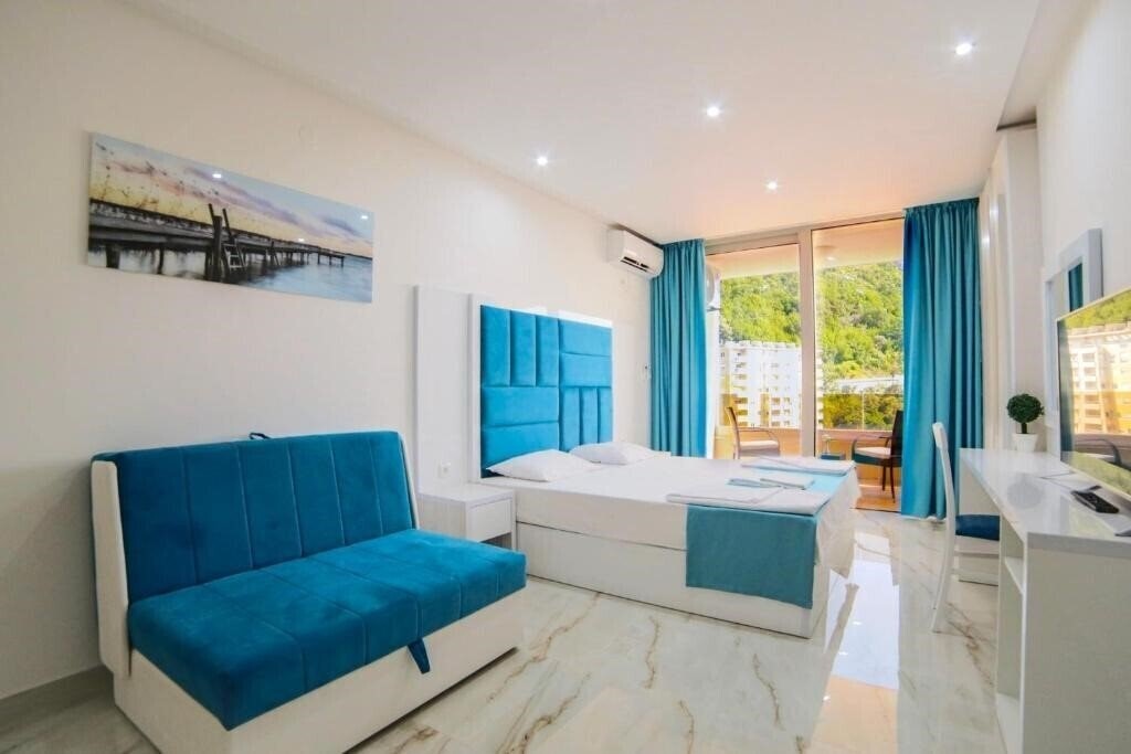 Фото Apartments Obala Aura 4*