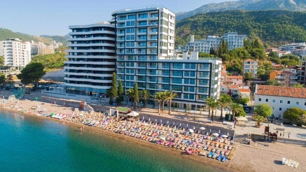 Фото Montesun Raf Apartments 4*