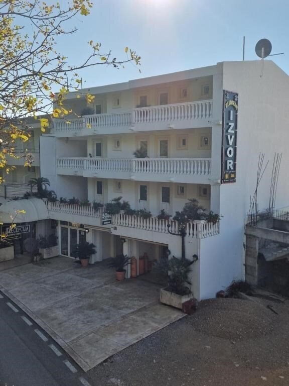Готель Izvor 4*