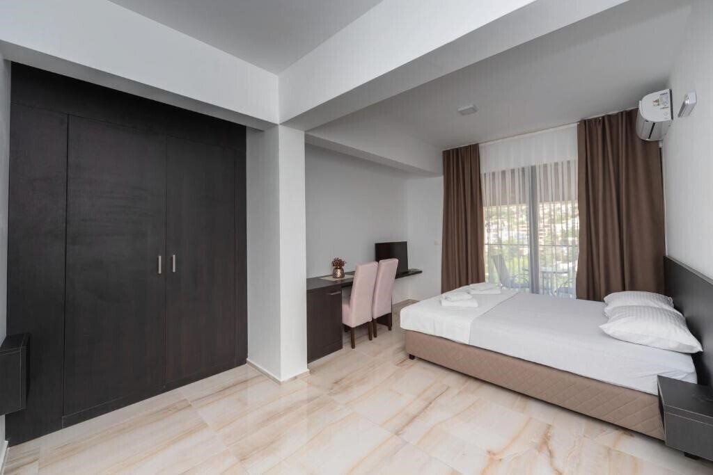 Фото N Hotel 4*