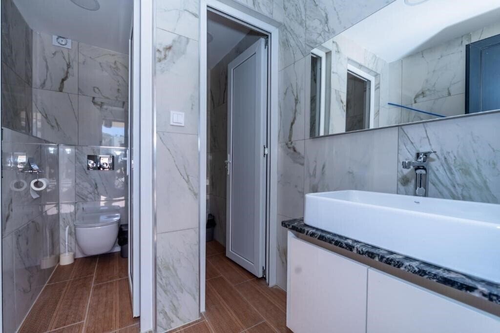 Фотографія N Hotel 4*