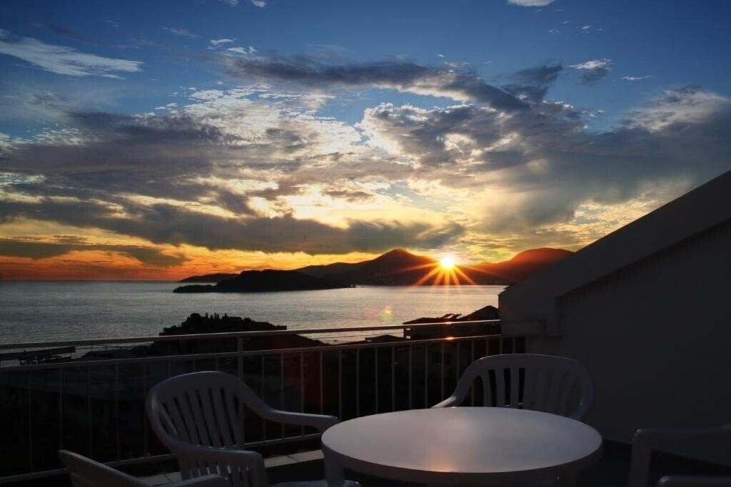 Отель Villa Antonela 4*