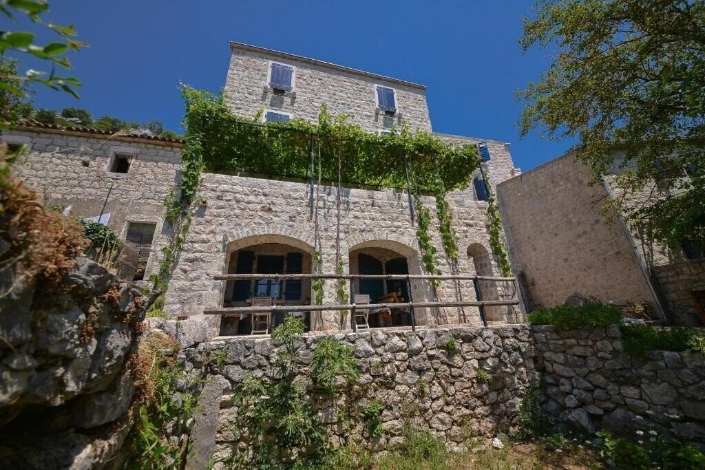 Отель B&B Apart Hotel Pastrovski Konak 3*