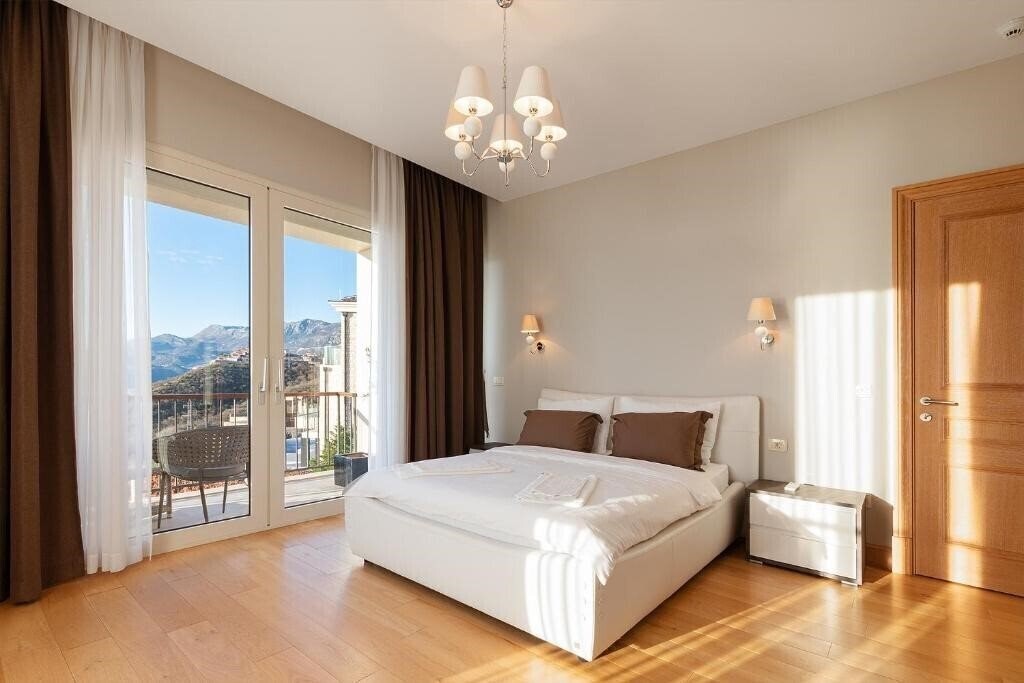 Фото Villa Hedonism 4*