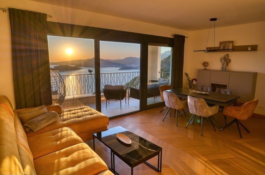 Отель Magic 3BDR Apartment Sea View 3*