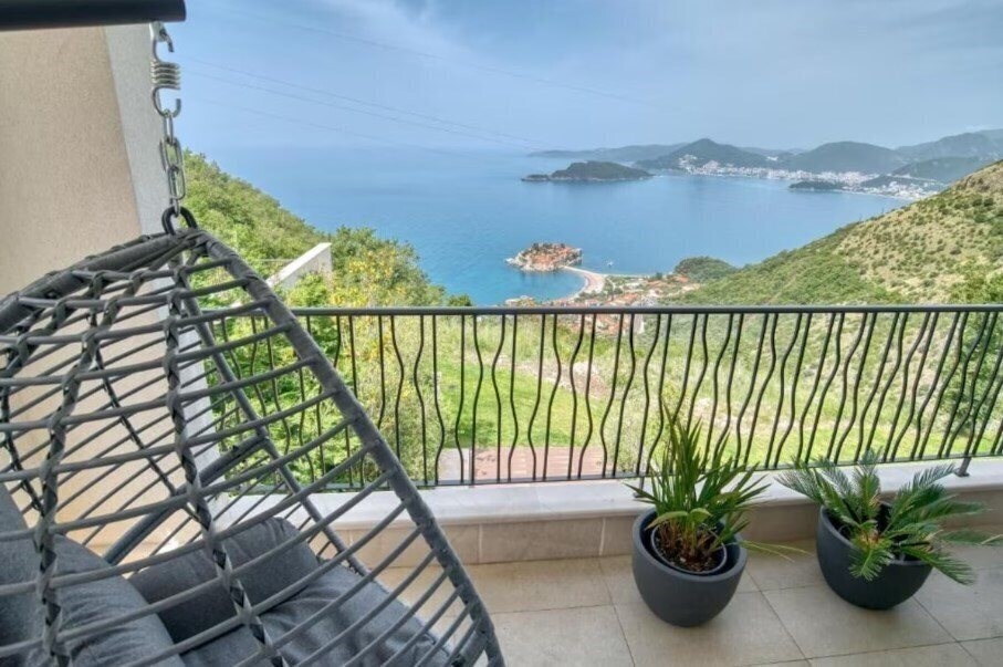 Фото Magic 3BDR Apartment Sea View 3*
