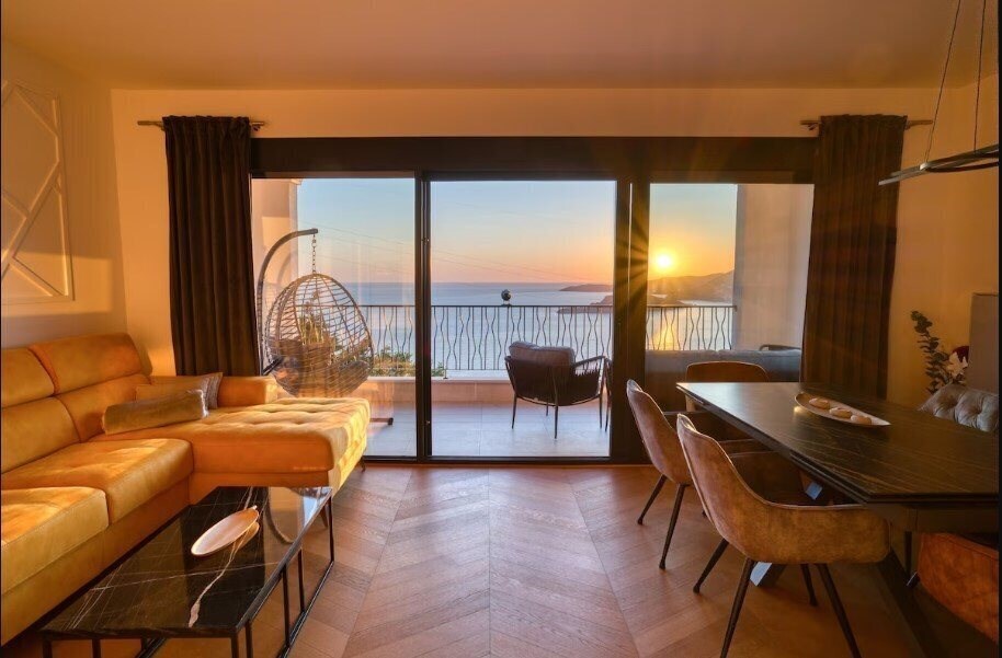 Картинка Magic 3BDR Apartment Sea View 3*