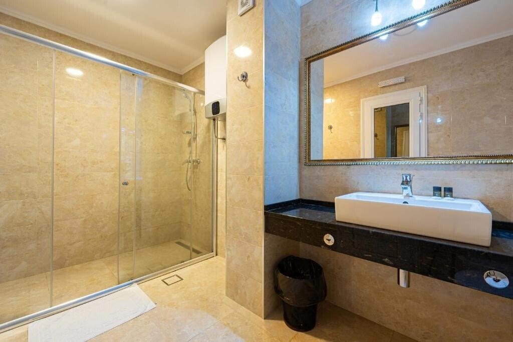 Фотографія Adrovic 3*