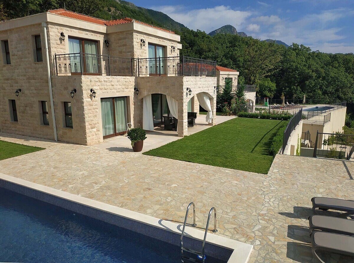 Фотографія Hotel Oak Leaf Residences 5*