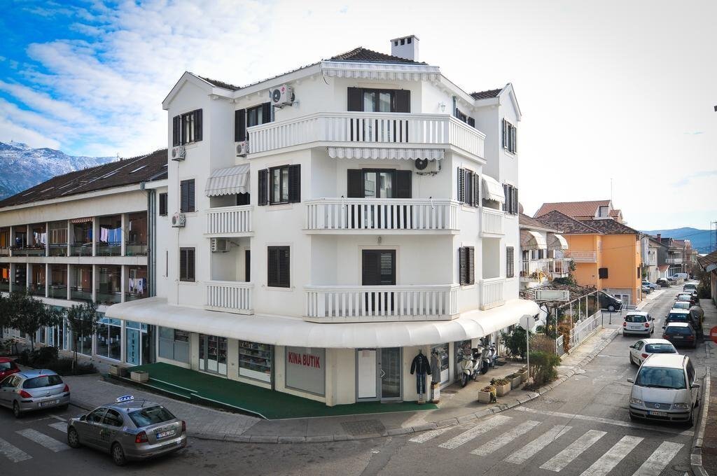 Готель Franceskovic 3*