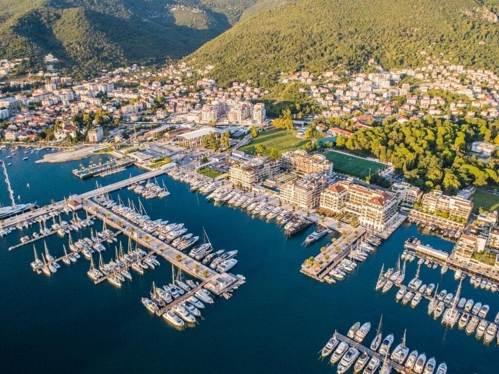 Отель Porto Montenegro Apartments 5*