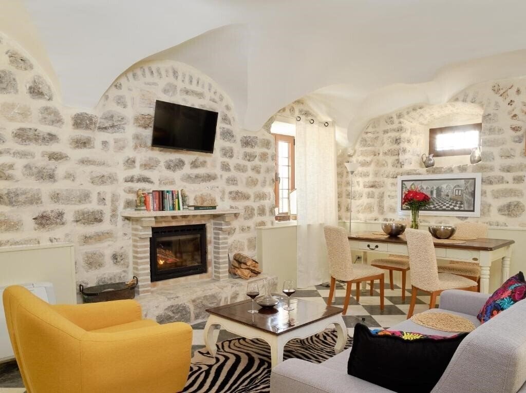 Готель Zebra Hotel 4*