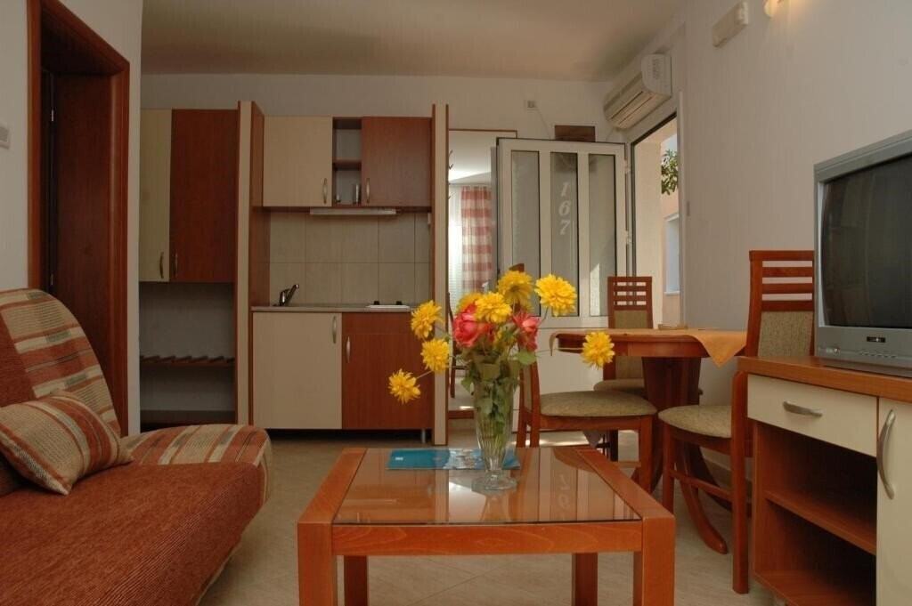 Фотографія Kamelija Tivat 2*