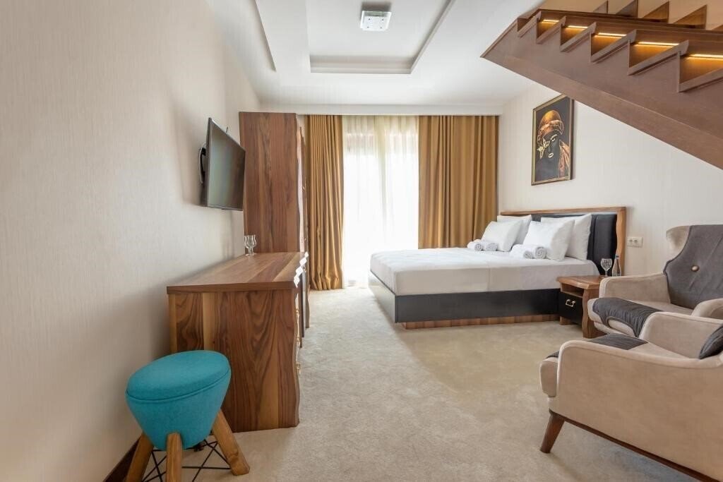 Фото Waikiki Apartments 4*