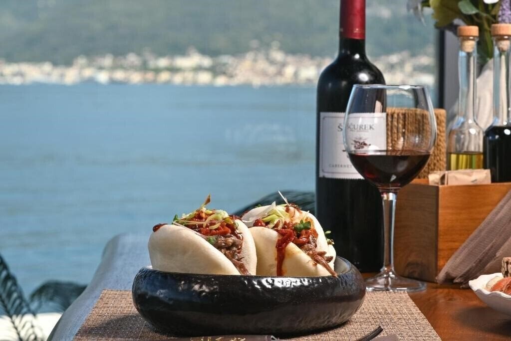 Готель Luxury Sea Residence by Kristina 4*