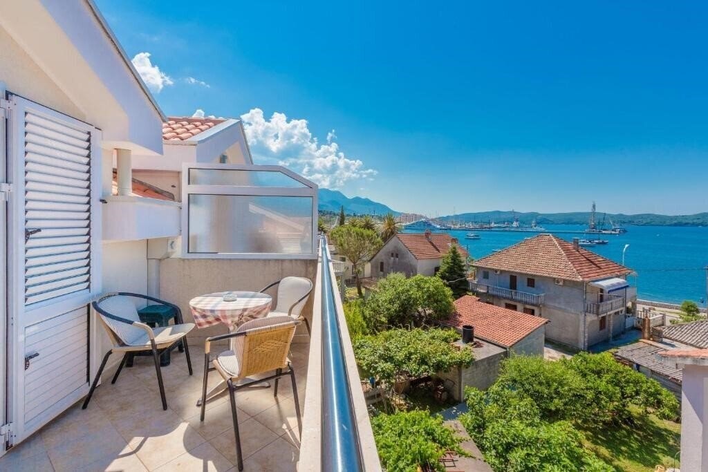 Отель Rosic Apartments 3*