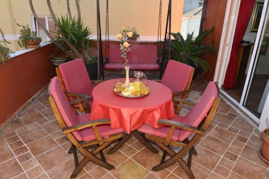 Фотографія City House Apartments 4*