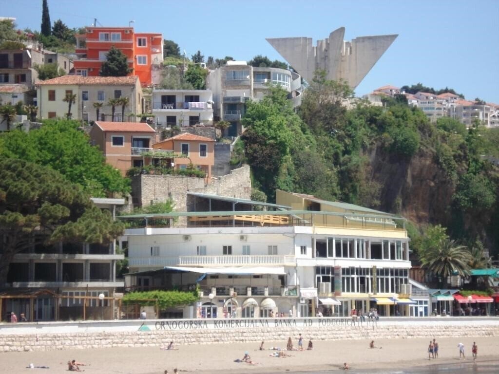 Отель Djakonovic Apartments Ulcinj 3*