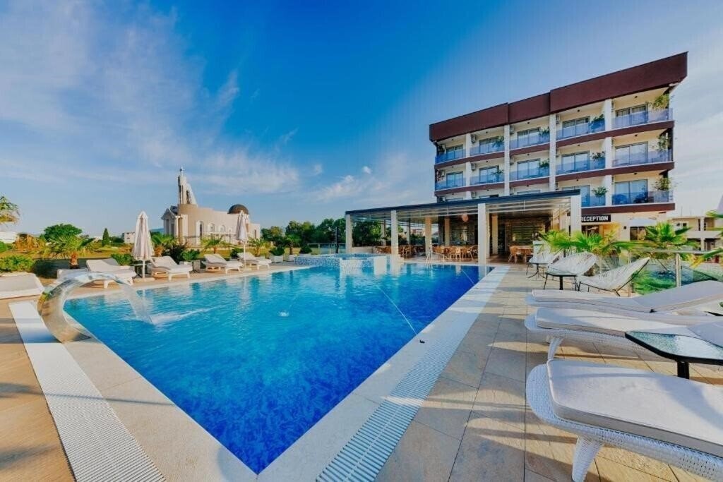 Фото Lion Villa 4*