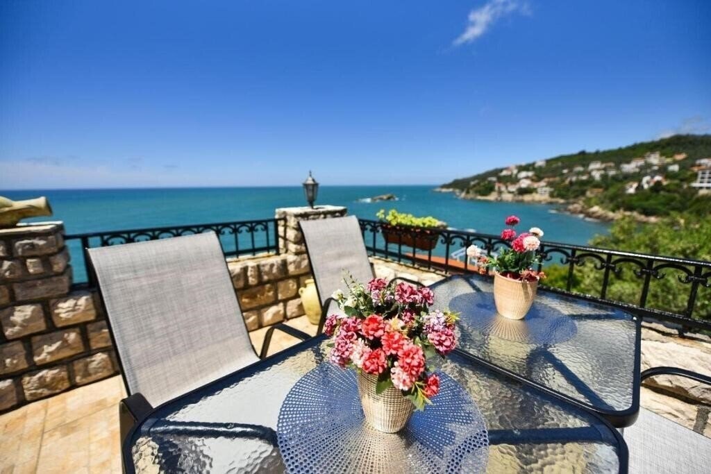 Отель Apartments Antigona - Old Town 3*