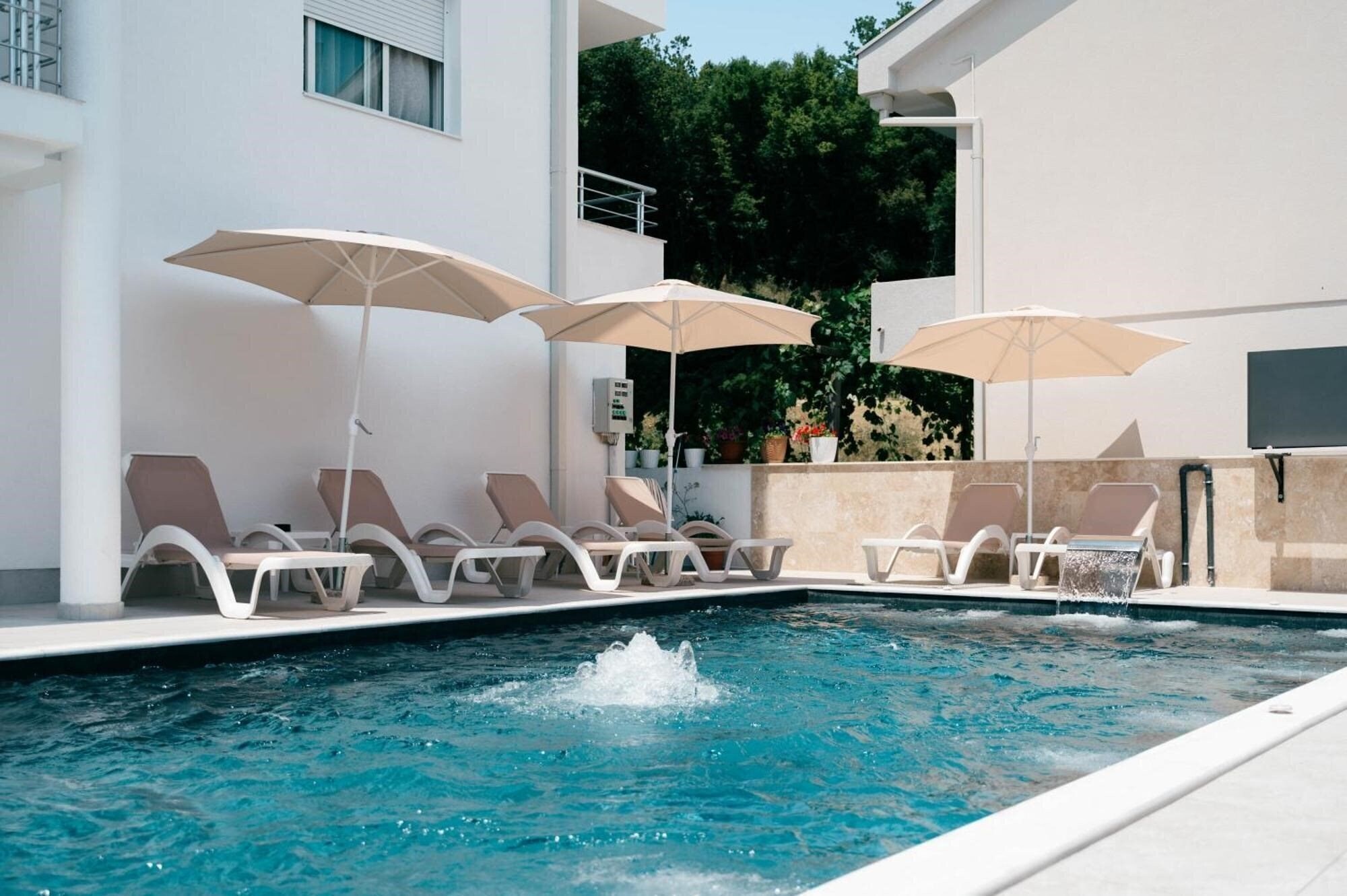 Отель Ajana Hotel 4*
