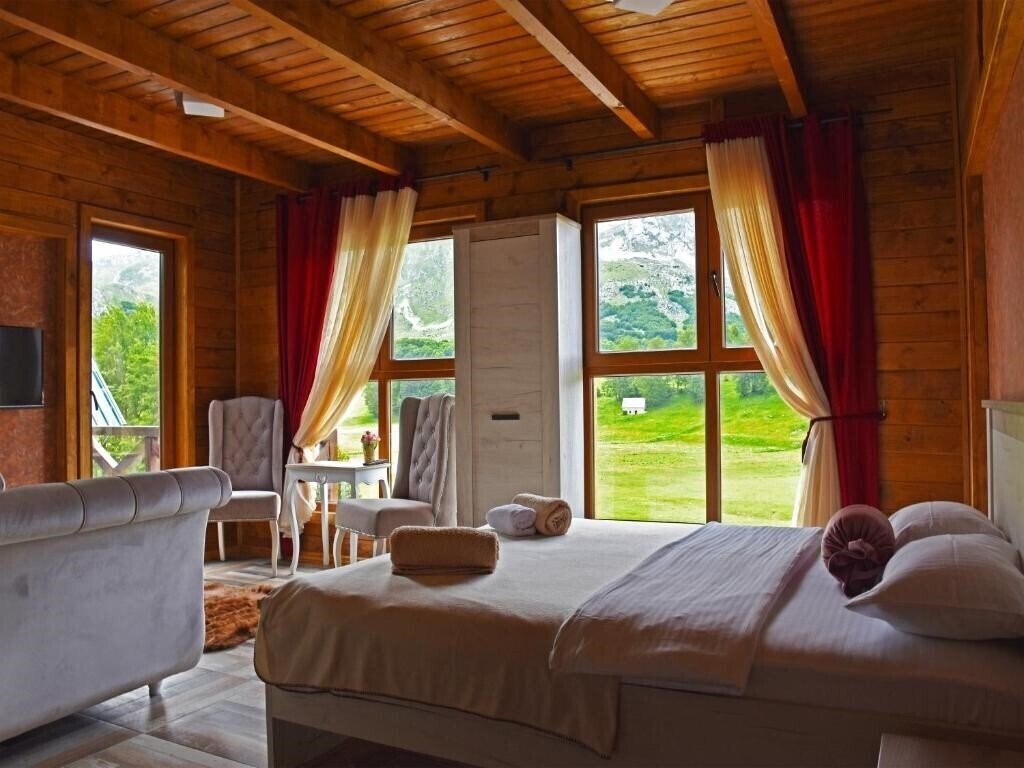 Фото Apartmani i Restoran Sljeme 3*