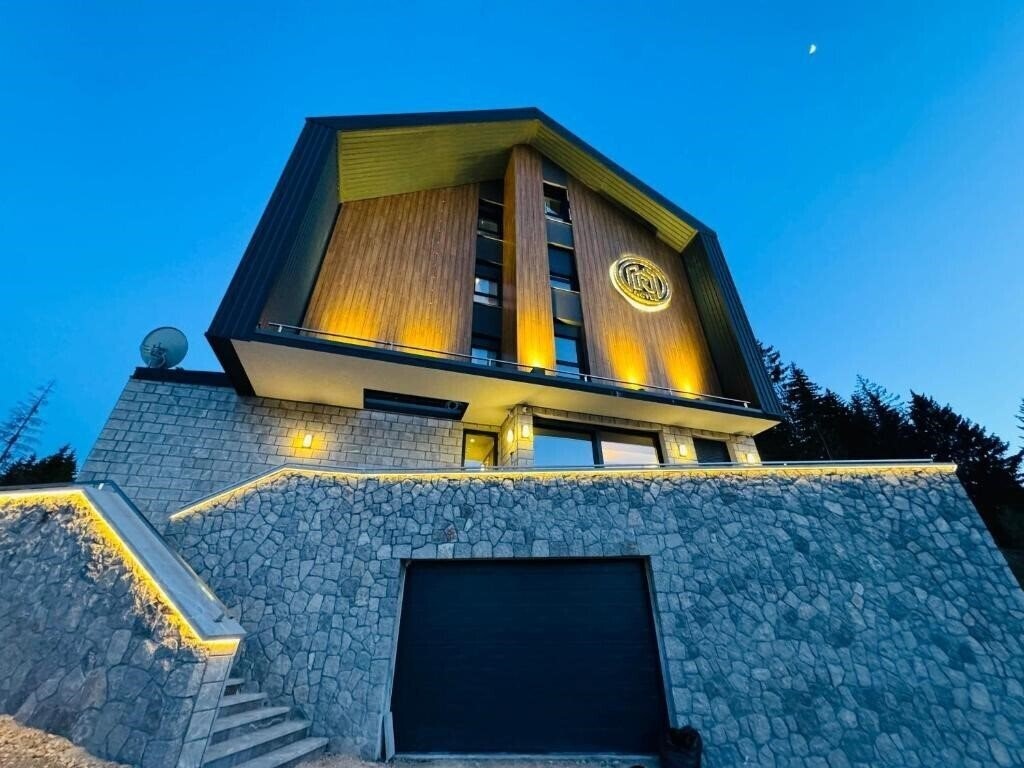 Готель Rezident Hotel 4*