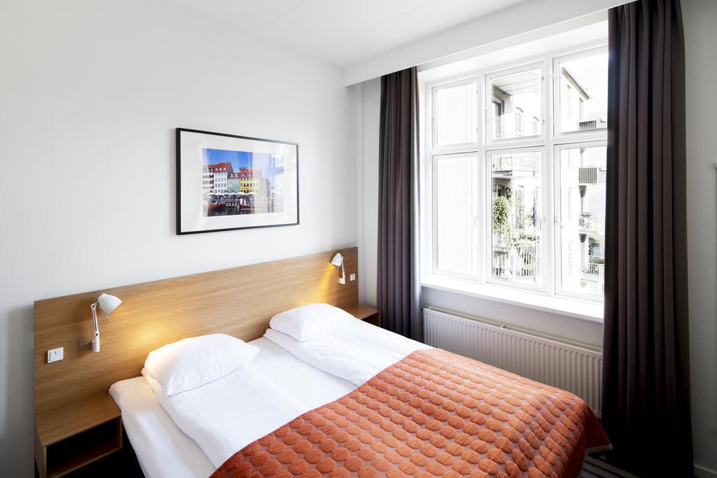 Фотографія Hotel Copenhagen Crown 3*