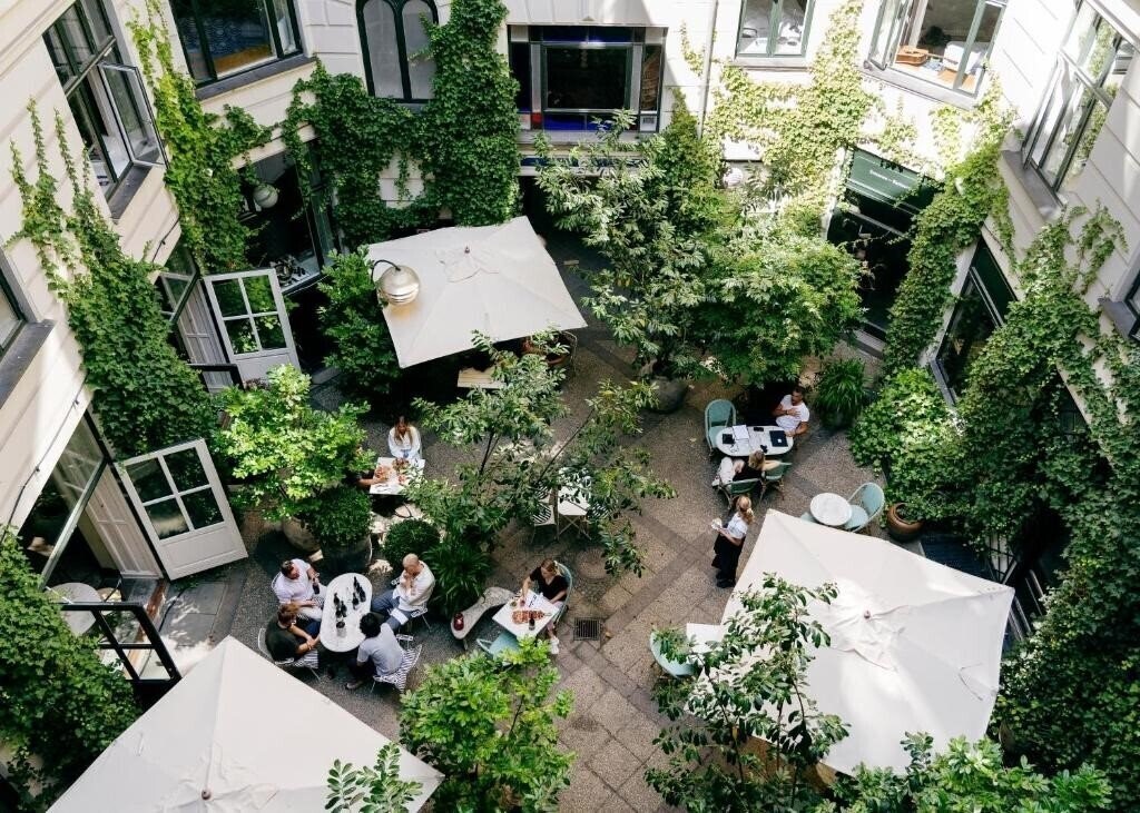 Готель Hotel Copenhagen Crown 3*