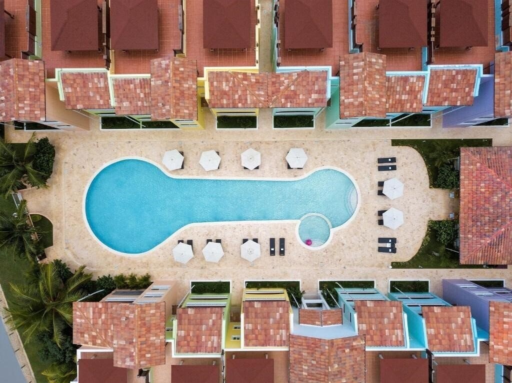 Готель Los Flamencos Aparthotel 4*
