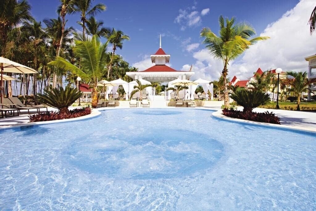 Отель Luxury Bahia Principe Bouganville 5*