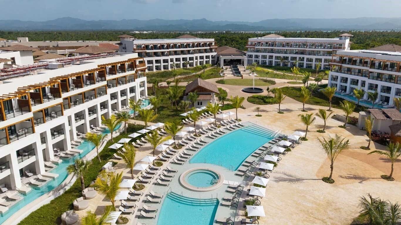 Готель Secrets Playa Esmeralda Resort & SPA 5*