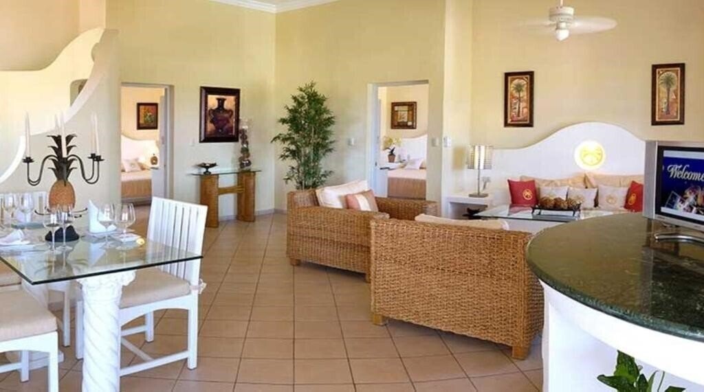 Фотографія Lifestyle Crown Residence Suites - All Inclusive 3*