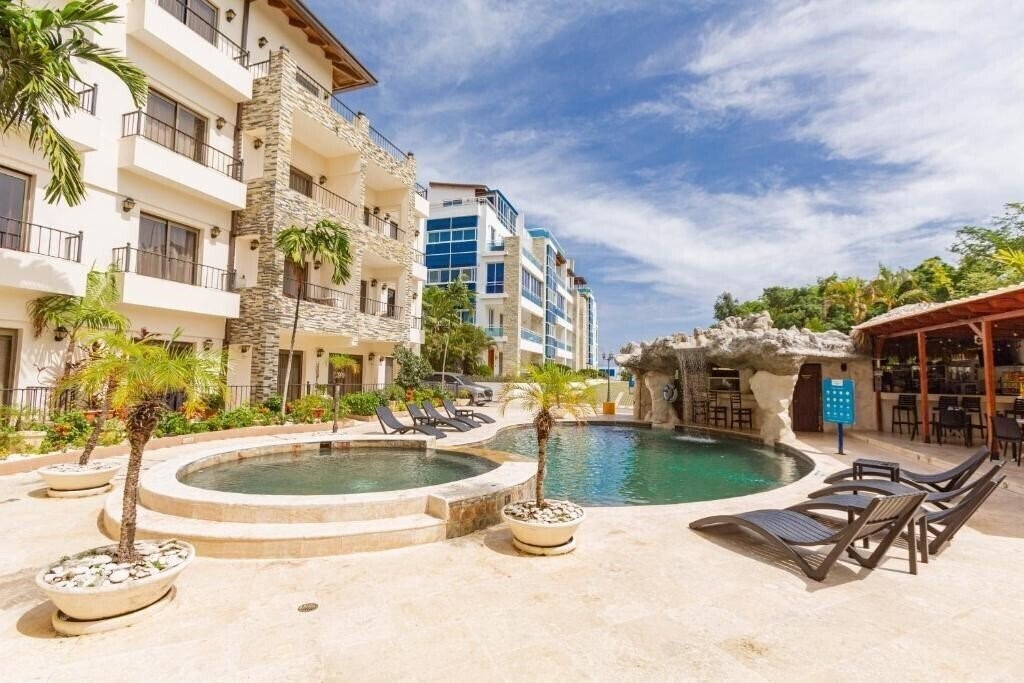 Отель Grand Laguna Beach 3*